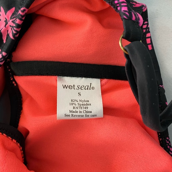 Flowy Pineapple bikini top - Picture 4 of 4